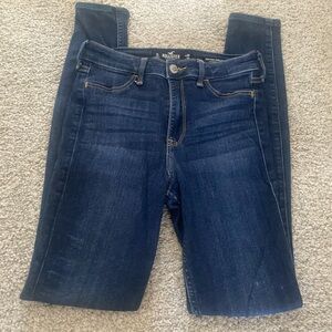 Hollister Skinny Jeans in Dark Blue Wash